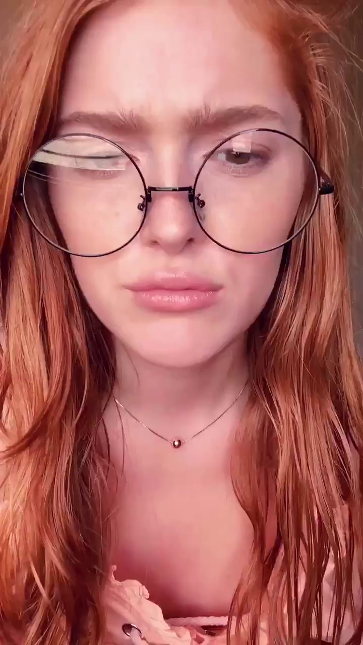 Video by Yorick with the username @Yorick,  July 19, 2019 at 11:20 PM and the text says 'Jia Lissa is way too fucking cute

follow for more!

https://gfycat.com/cooperativesilentaustralianshelduck?utm_source=verticalgifs'