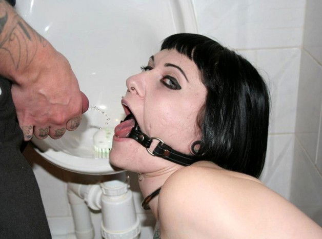 Drunk spy gagging mistress