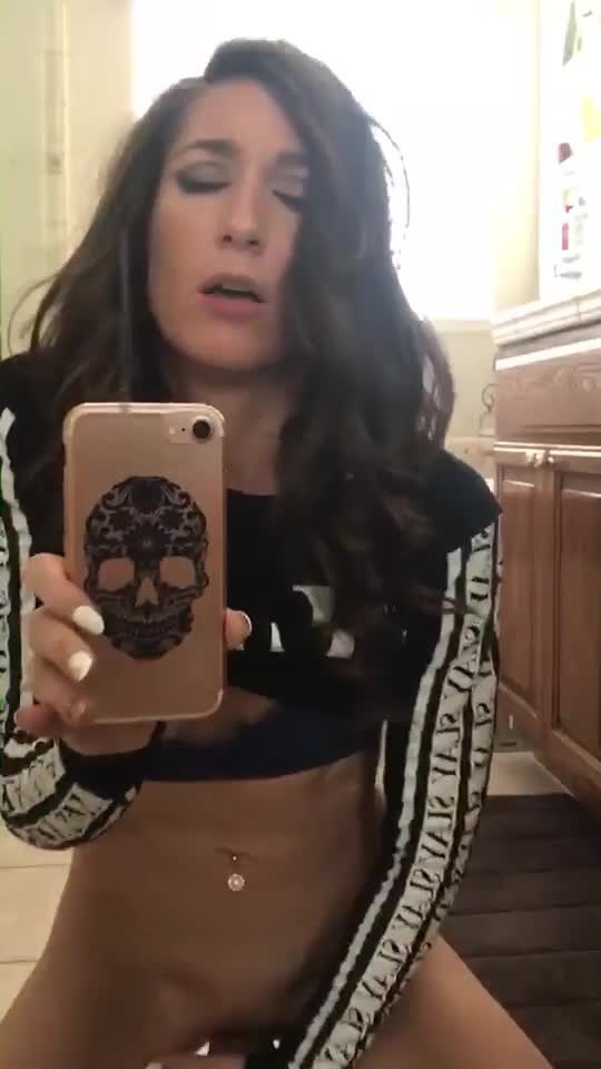 Video by lindasmujeres with the username @lindasmujeres,  April 20, 2021 at 10:08 PM. The post is about the topic Orgasms and the text says ''