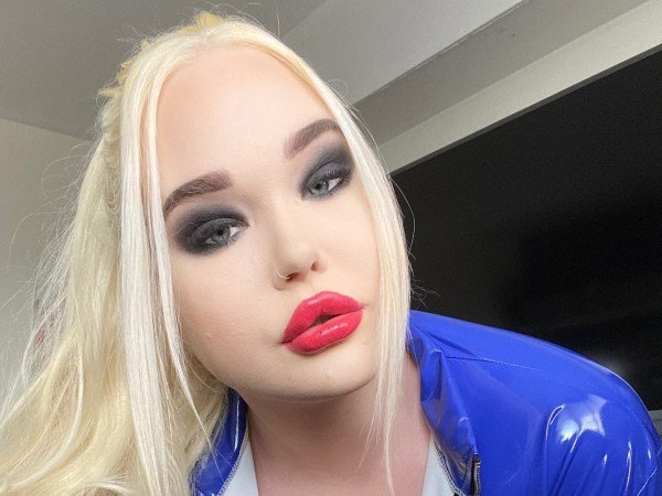 Link by Big-Lips with the username @Big-Lips,  June 6, 2021 at 3:07 PM and the text says '🔥🔥🔥A new big lips star on our website! PRINCESS FETISH DOLL @PrincessFetDoll 💋😍

⬇️⬇️⬇️Check her out⬇️⬇️⬇️
  #HeavyMakeupPorn #HeavyMakeup #HeavyMakeupFetish #RedLipstick #HugeLips #HeavyLipstick #Pornstar #Porn #Fetish #FetishPorn'