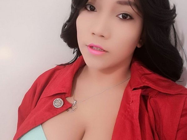 Link by Crismar with the username @crismarlivesex, who is a star user,  September 24, 2021 at 3:19 PM and the text says 'honey remember, when i am offline you can see all my hot xxx videos on #paychat'