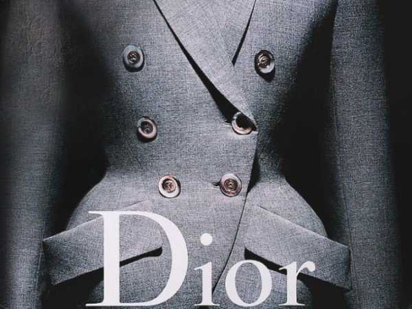 Link by Dirk Hooper with the username @DirkHooper, who is a verified user,  November 8, 2022 at 10:38 PM and the text says '"Christian Dior Couture is seeking to prevent Gigi Dior from defending her trademark for “all goods and services,”

Christian Dior Sues Adult Performer for Trademark Infringement'