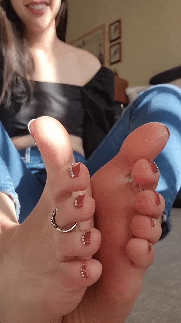 Watch the Video by MaxMeen♨️ with the username @MaxMeen, posted on February 23, 2023. The post is about the topic Sensual Feet. and the text says 'Confession time. Do you have a foot fetish? 
#feet #foot #toes #toeRing #MistressToni'