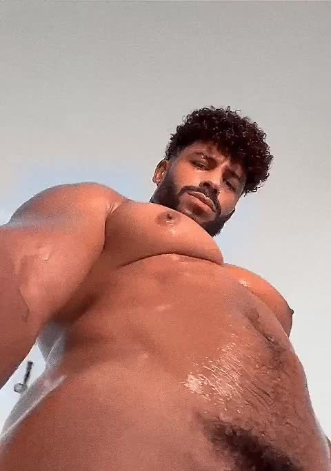 Shared Video by BubbleButtSir with the username @BubbleButtSir, who is a verified user,  May 12, 2024 at 1:08 AM and the text says 'yummy beefy tits'