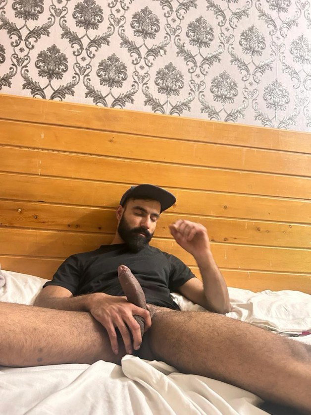 Link by shivam4g with the username @shivam4g, who is a verified user,  May 11, 2024 at 1:17 PM. The post is about the topic Sexy Indian Gay and the text says ''