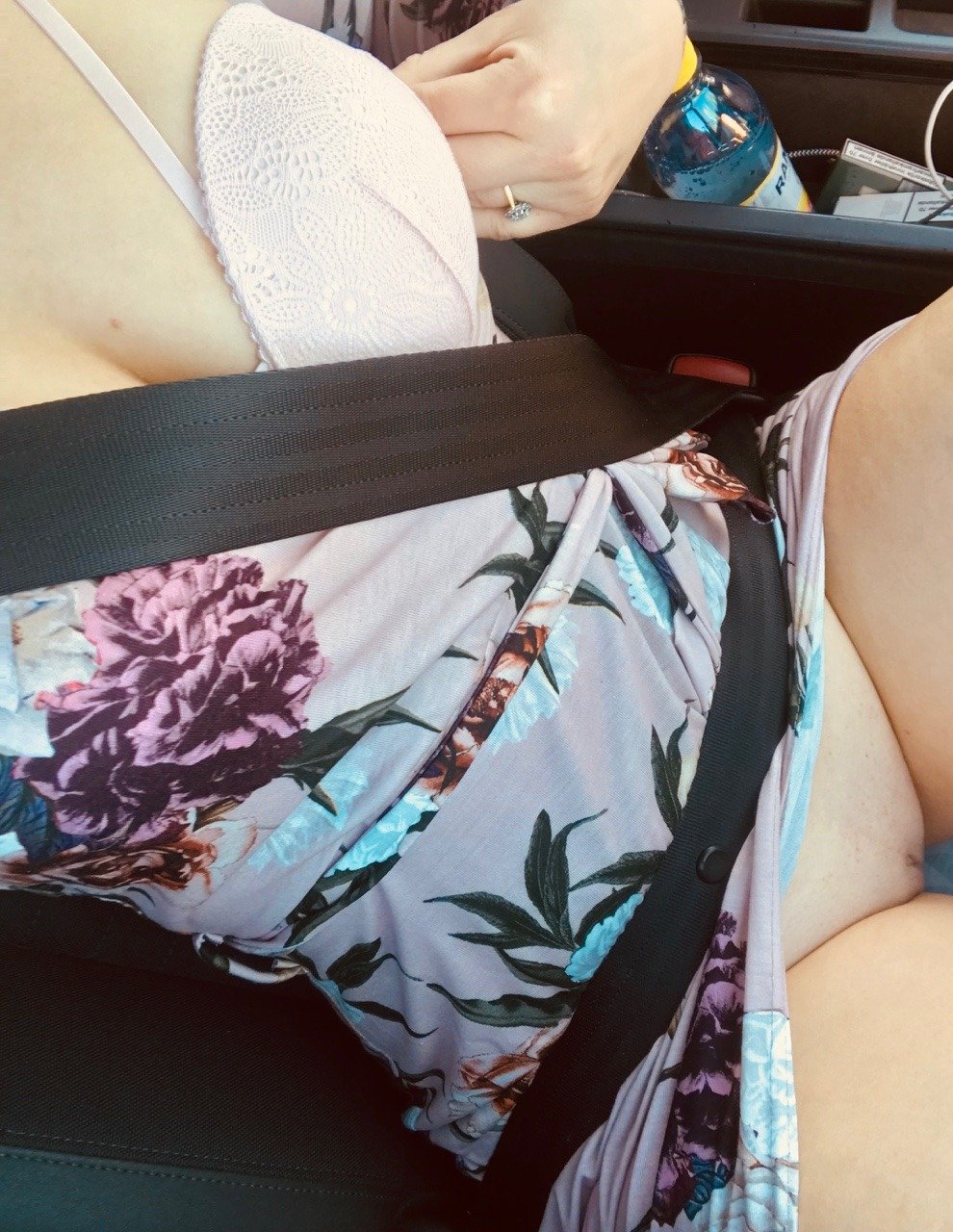 Photo by Cellulite & Pawg with the username @Cellulite,  January 29, 2019 at 2:21 AM and the text says 'Sweet view! #upskirt #pussy #car #hot'