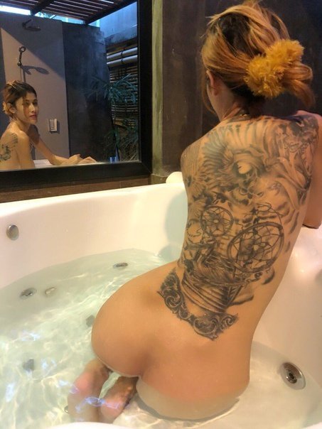 Photo by sexyxx.asian with the username @AsianPussySexy,  February 10, 2019 at 3:07 PM. The post is about the topic Asian and the text says 'https://flametoken.io?ref=oHlp3H3SZzMrbsae1yir2LXzc'