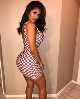 Photo by naughtyvj with the username @naughtyvj,  January 11, 2019 at 8:15 PM and the text says '#hottie #dressedup #sexy #chick #dresseduphottie'