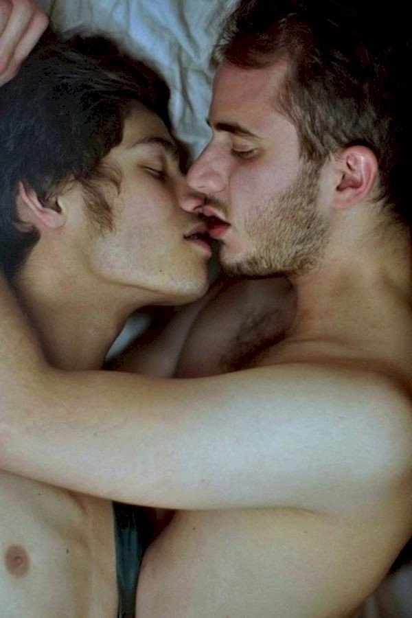 Photo by josborne with the username @josborne,  March 18, 2019 at 10:14 AM. The post is about the topic bromance and the text says '#gay #couple #kiss'