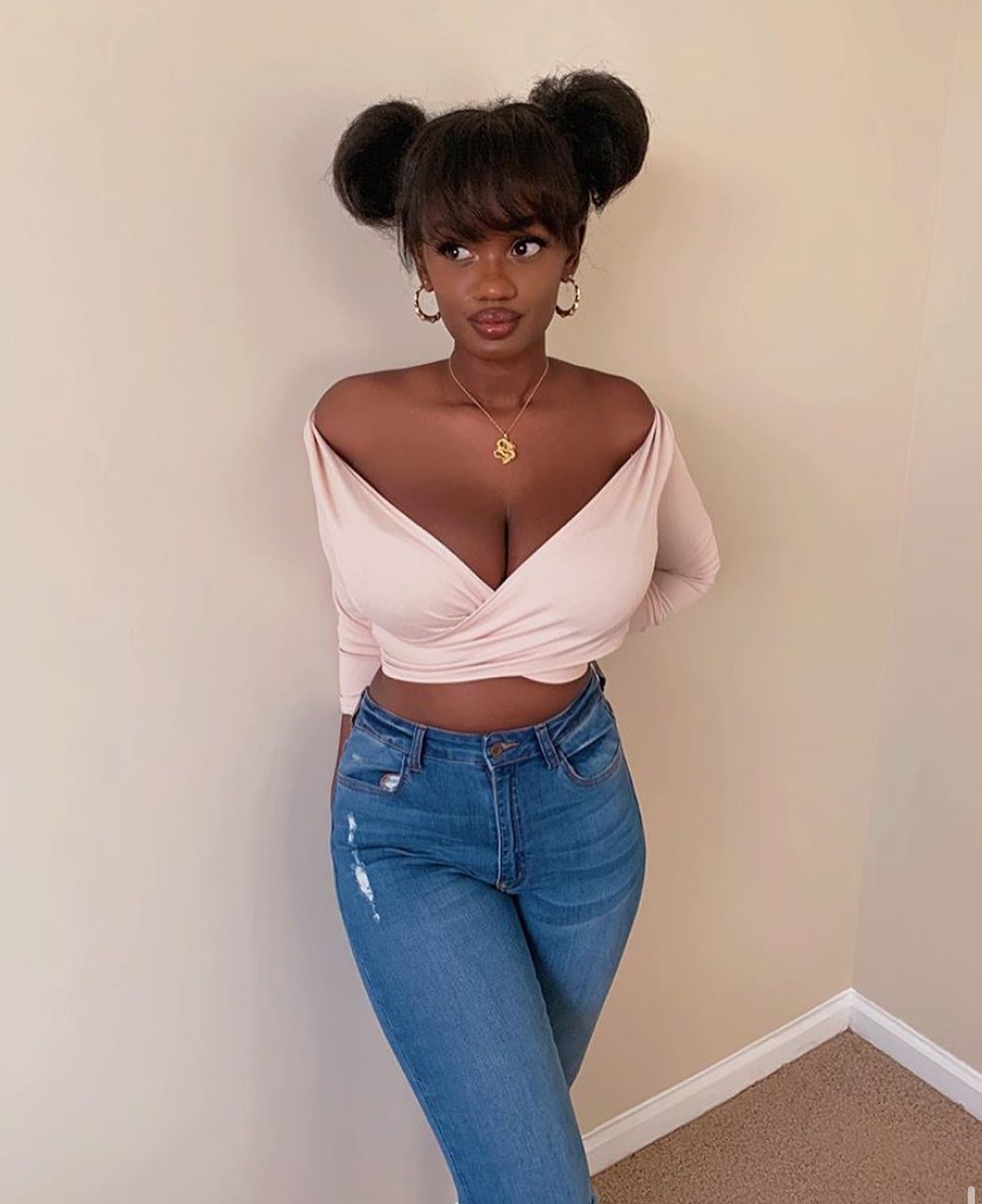 Photo by Devynsdogg with the username @Devynsdogg,  October 24, 2019 at 12:05 AM. The post is about the topic Black Beauties and the text says 'Beautiful! #Ebony #BlackGirls #SexyFemales #Babes #BeautifulBreasts #Jeans
https://www.instagram.com/p/B3-mTSZJiUv/?igshid=1gleuu7f0tsts'