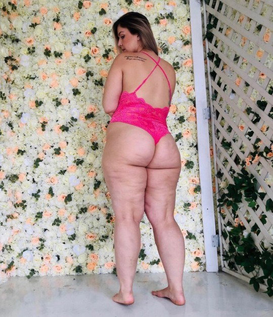 Photo by Cellulite & Pawg with the username @Cellulite,  March 5, 2019 at 1:57 AM and the text says 'Cellulite on this hottie! #bbw #thick #chubby #cellulite #pawg #milf'