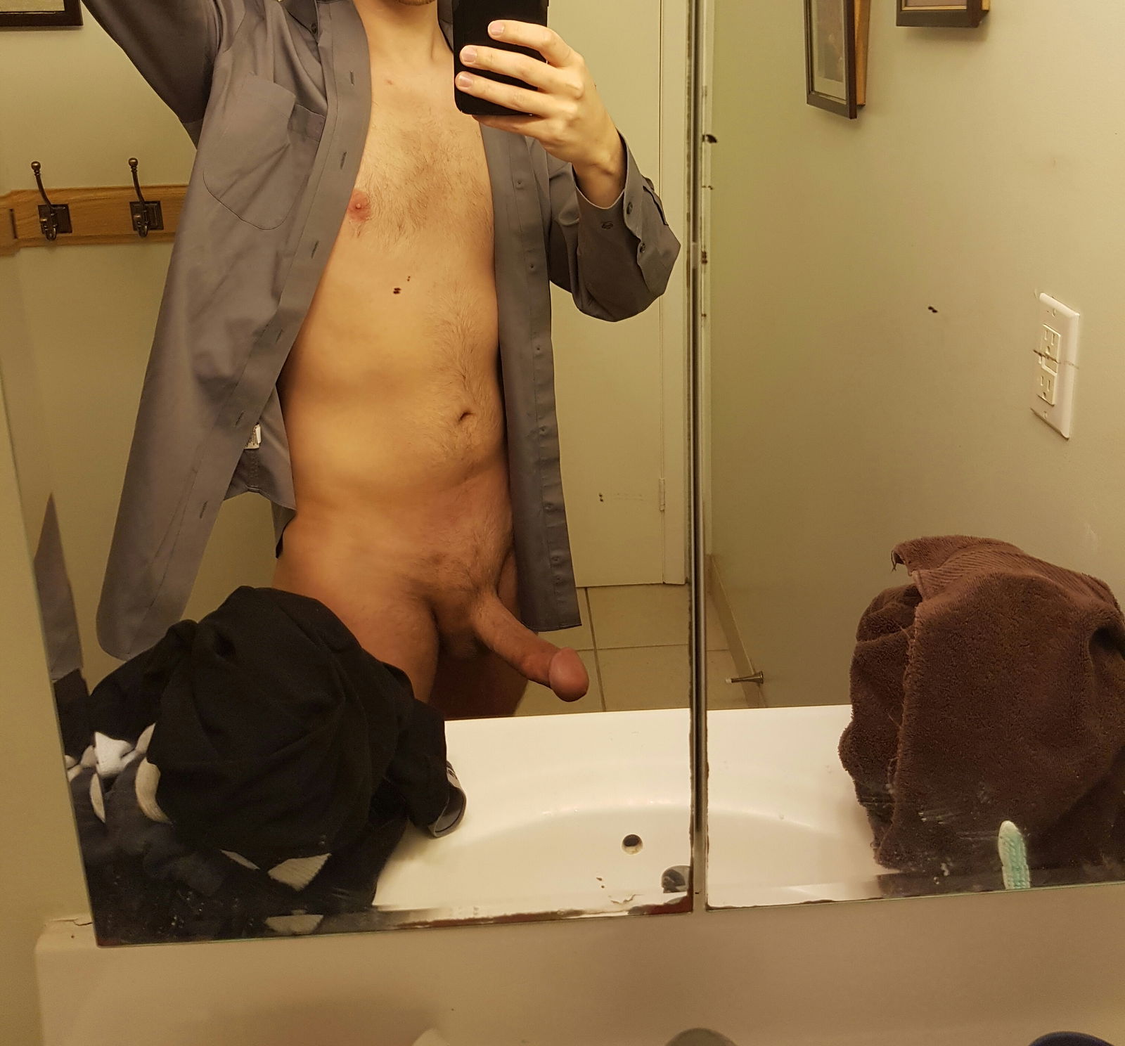 Photo by Mjak1231 with the username @Mjak1231, who is a verified user,  December 20, 2018 at 8:26 PM. The post is about the topic Amateurs and the text says 'Any room for male amateurs just a few pics of me having some fun'