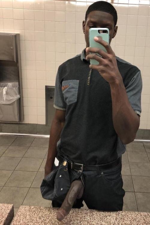 Watch the Photo by supaflexboi with the username @supaflexboi, who is a verified user, posted on January 20, 2019 and the text says 'The kind of guy you’d like to meet in the restroom'