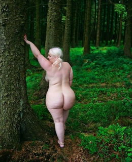 Photo by Cellulite & Pawg with the username @Cellulite,  January 6, 2019 at 6:11 PM. The post is about the topic Cellulite Asses and the text says 'BBW outdoors! #cellulite #milf #pawg #sexy #bbw #bigass'