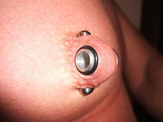 Photo by modificator with the username @modificator,  December 22, 2018 at 8:49 AM. The post is about the topic Body modification. BME. and the text says '#piercing #piercednipple #nipplepiercing #crosspiercing #nippletunnel #nipplestretching #largegauge'