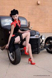 Photo by RedandBrunetteLez with the username @mommaandrea,  May 4, 2024 at 4:48 PM. The post is about the topic Pinup Dolls