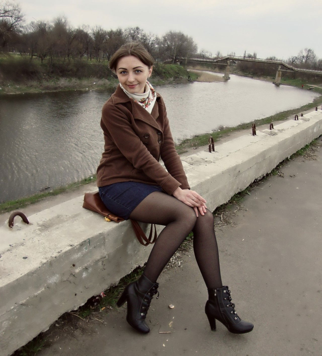 Photo by NonkelPastoor with the username @NonkelPastoor, posted on February 11, 2019. The post is about the topic Pantyhose in public and the text says ''