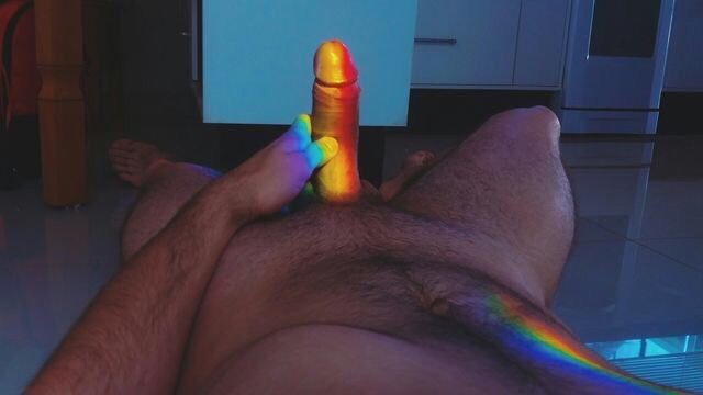 Photo by FunSizeYogui with the username @funsizeyogui, who is a verified user,  December 28, 2018 at 3:51 PM and the text says 'Taste de rainbow 🌈😋'