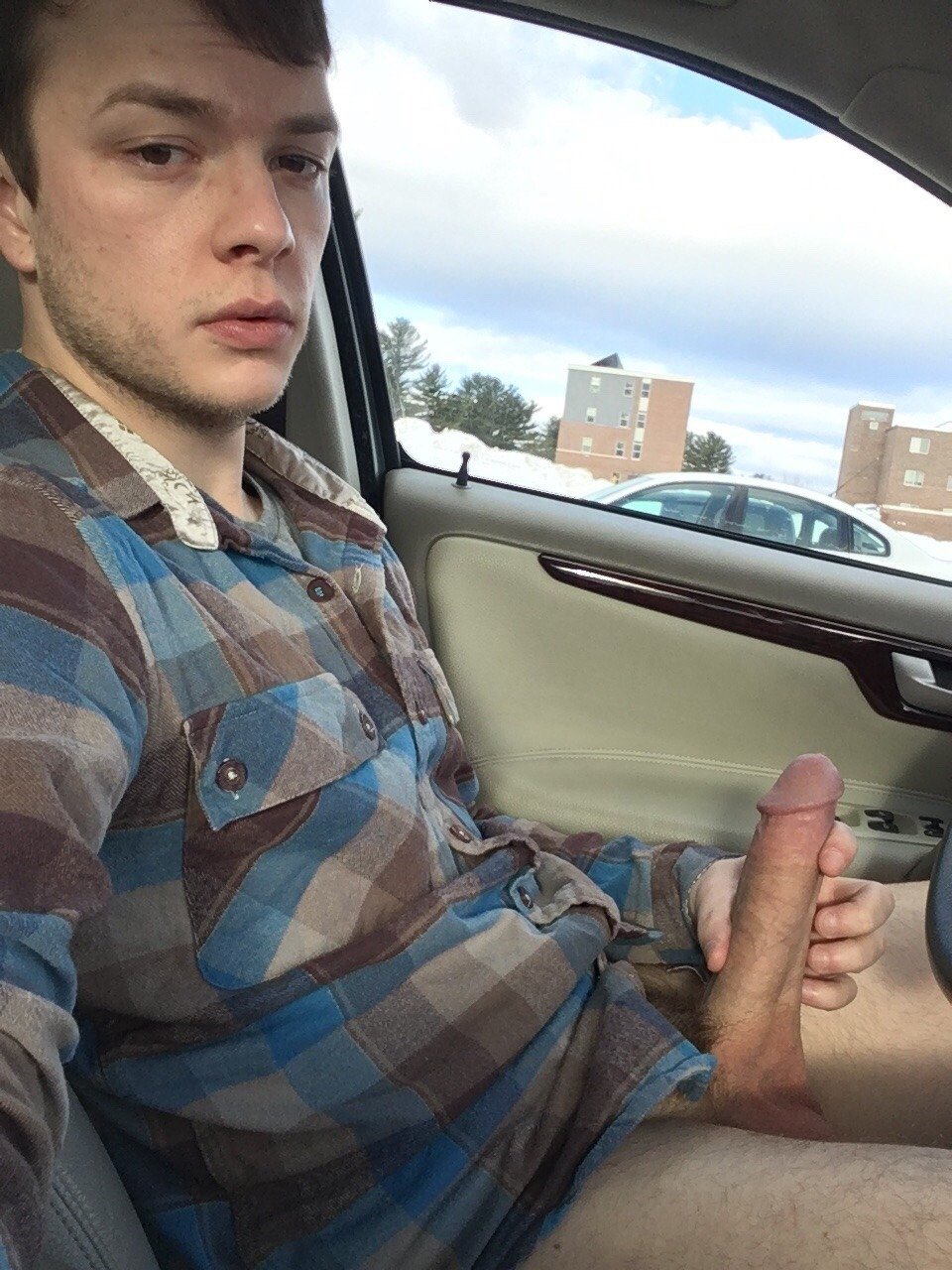 Photo by supaflexboi with the username @supaflexboi, who is a verified user,  February 13, 2019 at 6:28 PM and the text says 'Car boner'