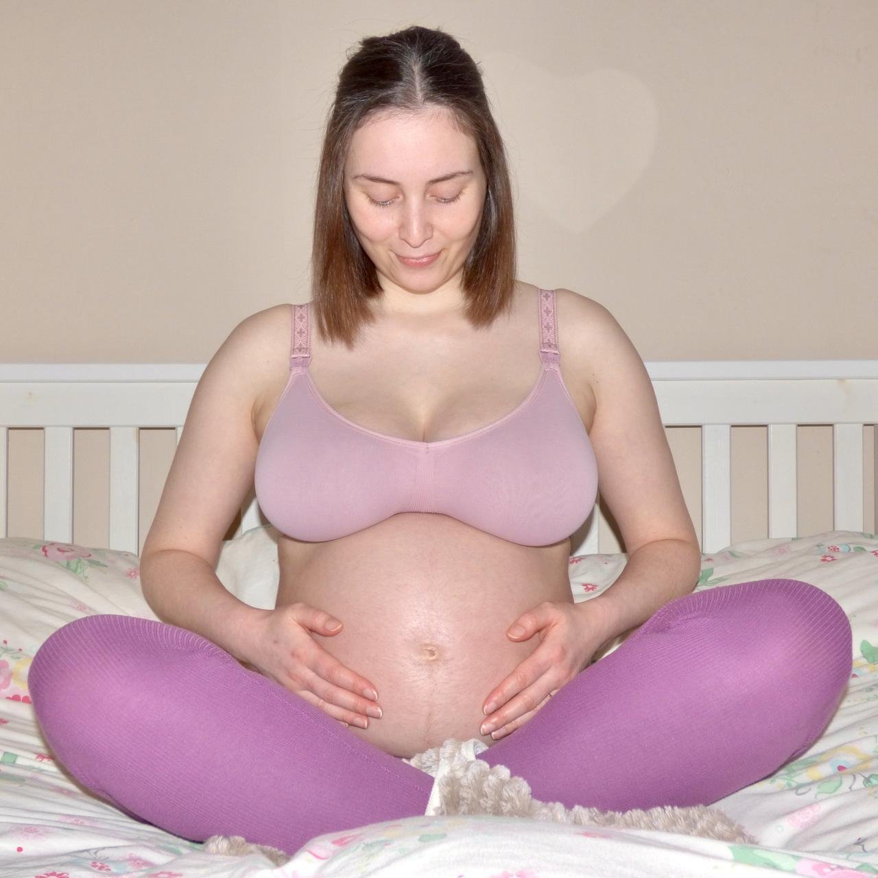 Photo by morningdew with the username @morningdew,  July 9, 2019 at 4:15 AM. The post is about the topic Becky Connolly - Becky's Boudoir and the text says 'baby_bump_crosslegged.jpg'