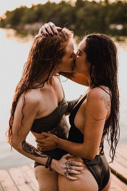 Photo by RedandBrunetteLez with the username @mommaandrea,  January 9, 2024 at 9:09 PM. The post is about the topic Red-Brunette-lesbians and the text says ''