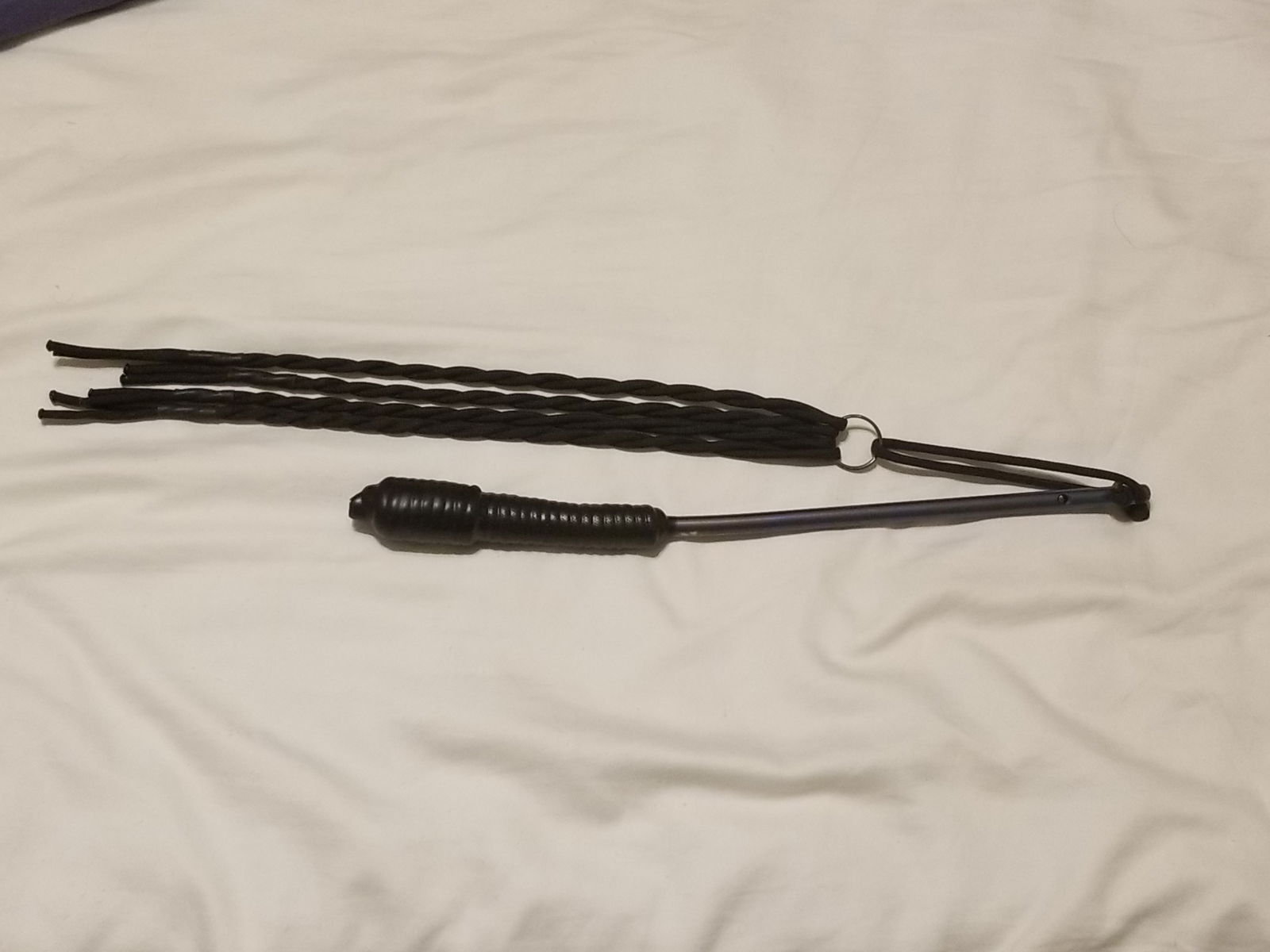 Photo by LemonadeStands with the username @LemonadeStands,  December 18, 2018 at 2:38 AM. The post is about the topic DIY and the text says 'Here's another flogger I made. A little more unique on the handle core material this time'