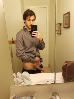 Photo by Mjak1231 with the username @Mjak1231, who is a verified user,  December 20, 2018 at 8:28 PM and the text says 'Any room for male amateurs just a few pics of me having some fun'