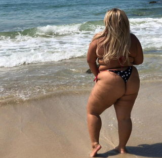 Shared Photo by Cellulite & Pawg with the username @Cellulite,  October 16, 2024 at 10:34 AM. The post is about the topic Beau cul