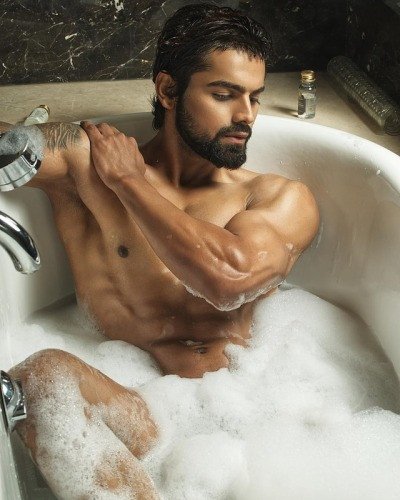 Photo by emraanhap with the username @emraanhap,  November 4, 2022 at 9:29 PM. The post is about the topic Gay Bath and the text says ''