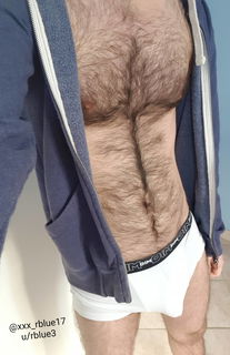 Photo by rblue with the username @rblue17,  March 5, 2019 at 6:06 PM and the text says 'Shiny bulge'