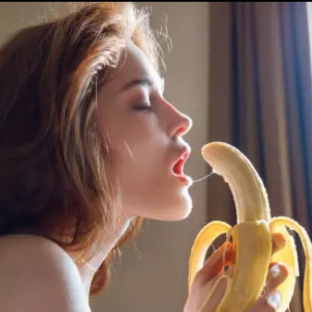 Banana Sucking Girls