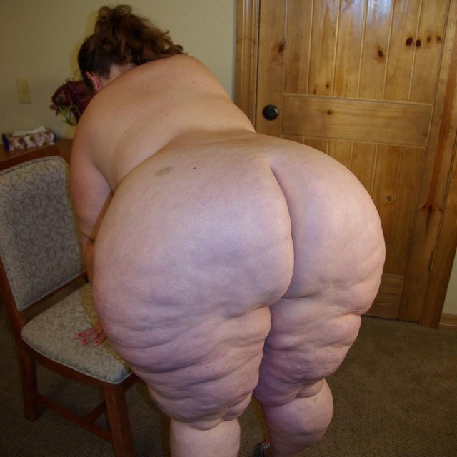 Big Beautiful Women -Curvy BBWs with nice butts :)