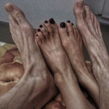 Feet comparison -All pictures of feet comparing…