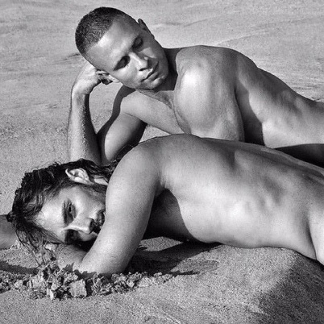 Naked Gay Men -This space is to share photos …