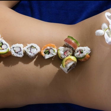 Nayotaimori -Nyotaimori (女体盛り, "serve (food…