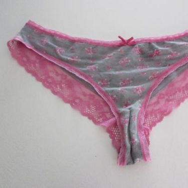 Panties, foreskin, ass,tribute,pussy, pising, bi -être exposed, moi bisexuelle m…