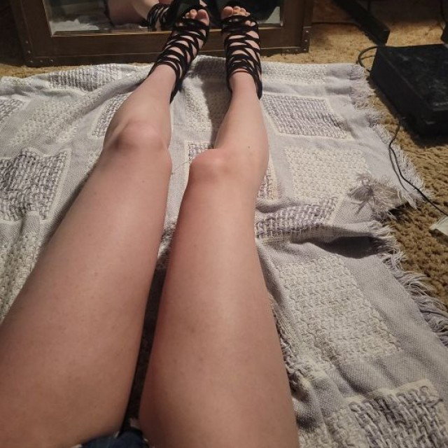 Posted in topic Sexy and smooth cd/trans legs