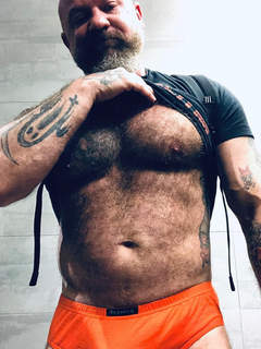 Photo by Smitty with the username @Resol702,  April 28, 2020 at 8:34 PM. The post is about the topic Hairy bears