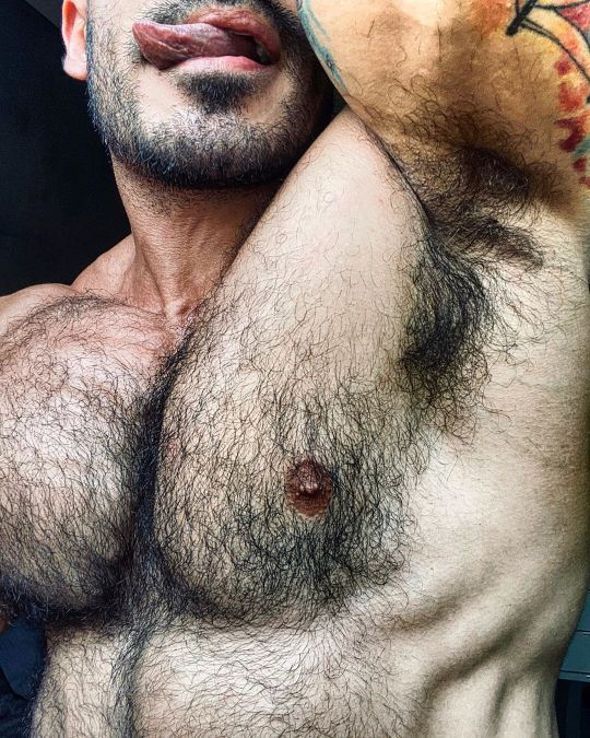 Photo by Smitty with the username @Resol702, posted on May 14, 2020. The post is about the topic Gay Hairy Armpits