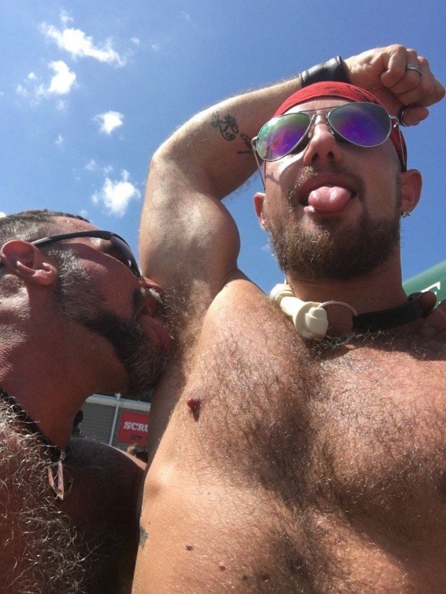Photo by Smitty with the username @Resol702,  December 24, 2023 at 3:51 PM. The post is about the topic Gay Hairy Armpits