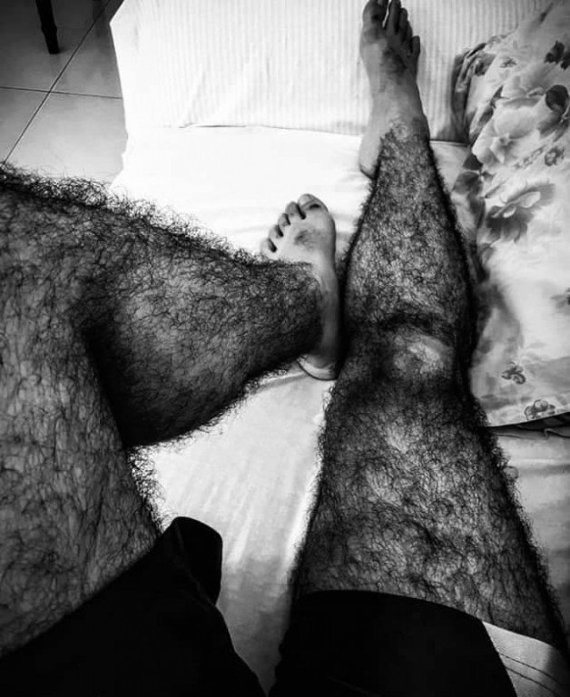 Photo by Smitty with the username @Resol702,  March 12, 2024 at 3:09 PM. The post is about the topic Gay hairy legs