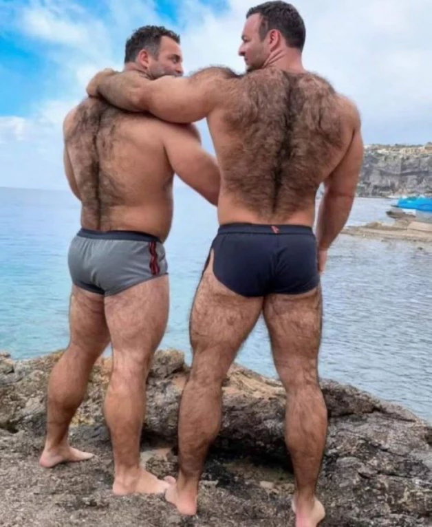 Photo by Smitty with the username @Resol702,  April 9, 2024 at 2:50 PM. The post is about the topic Gay Hairy Back