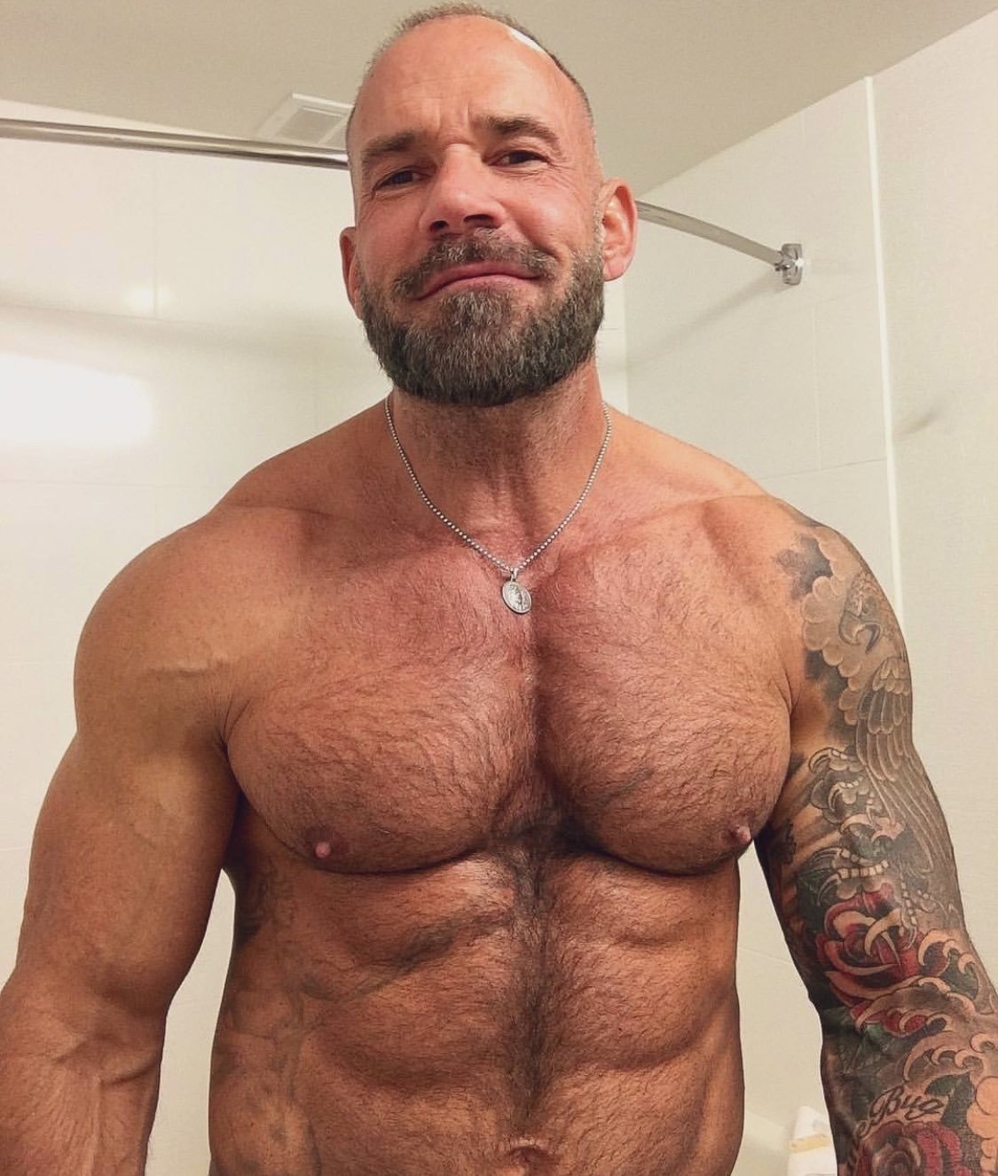 Photo by Smitty with the username @Resol702, posted on April 25, 2019. The post is about the topic Gay DILF