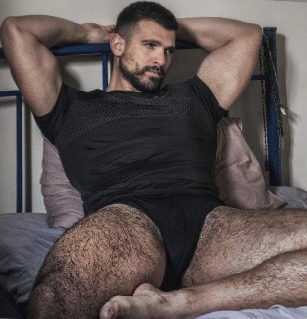 Photo by Smitty with the username @Resol702,  March 1, 2024 at 4:08 PM. The post is about the topic Gay hairy legs