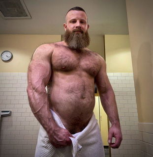 Photo by Smitty with the username @Resol702,  February 4, 2023 at 4:59 PM. The post is about the topic Gay Hairy Men