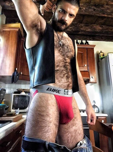 Photo by Smitty with the username @Resol702,  September 30, 2019 at 2:17 PM. The post is about the topic Gay Hairy Men