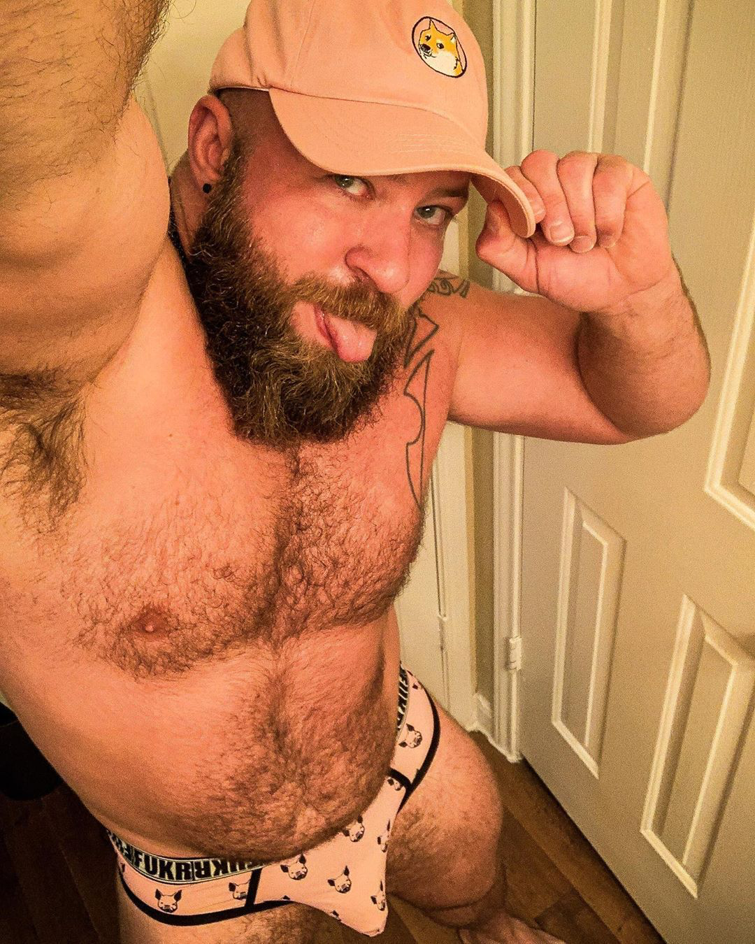 Photo by Smitty with the username @Resol702,  January 13, 2020 at 8:55 PM. The post is about the topic Hairy bears