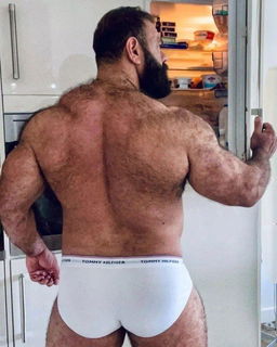 Photo by Smitty with the username @Resol702,  November 17, 2022 at 4:38 PM. The post is about the topic Gay Hairy Back