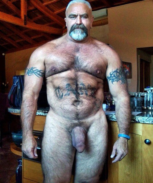 Photo by Smitty with the username @Resol702,  September 15, 2022 at 3:49 PM. The post is about the topic Gay Hairy Men