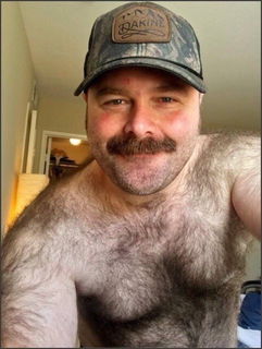 Photo by Smitty with the username @Resol702,  April 25, 2019 at 4:26 AM. The post is about the topic Hairy bears